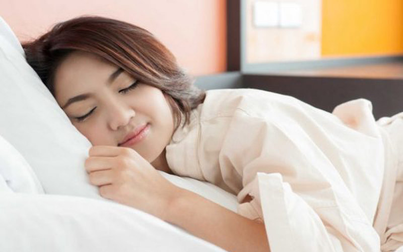 8 cách ngủ có thể giúp bạn tiết kiệm tiền với giấc ngủ